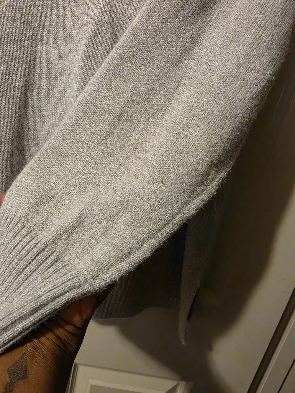 Banana Republic Light Gray V-Neck Sweater XL